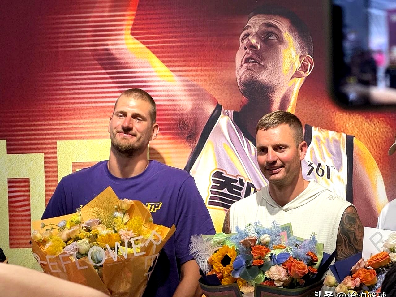 魔术完胜北京队，约基奇点燃赛场