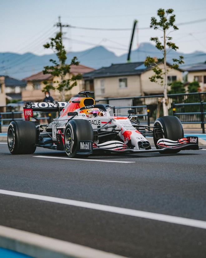 开云体育APP下载-雷诺车队碾压红牛二队，佩雷兹带队取胜