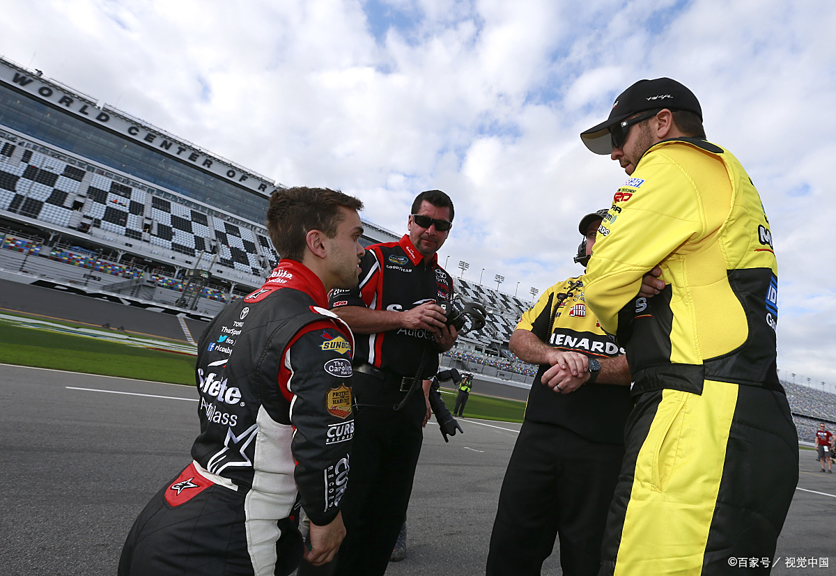雷诺车队碾压红牛二队，佩雷兹带队取胜
