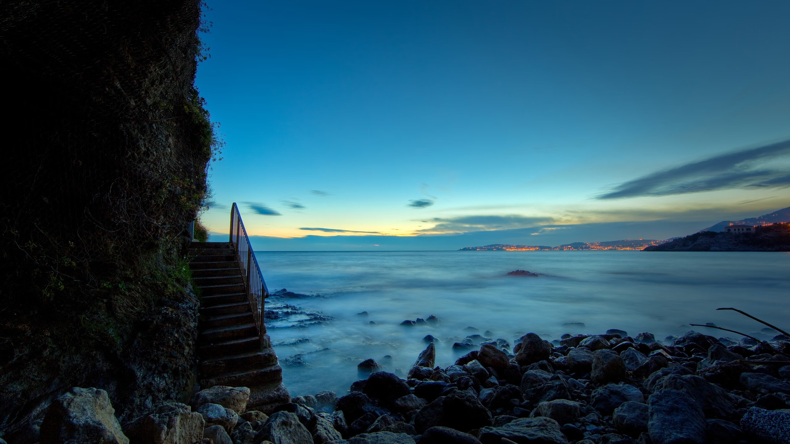 欧文狂砍40分+绝杀!湖人险胜快船,洛杉矶德比上演神仙打架