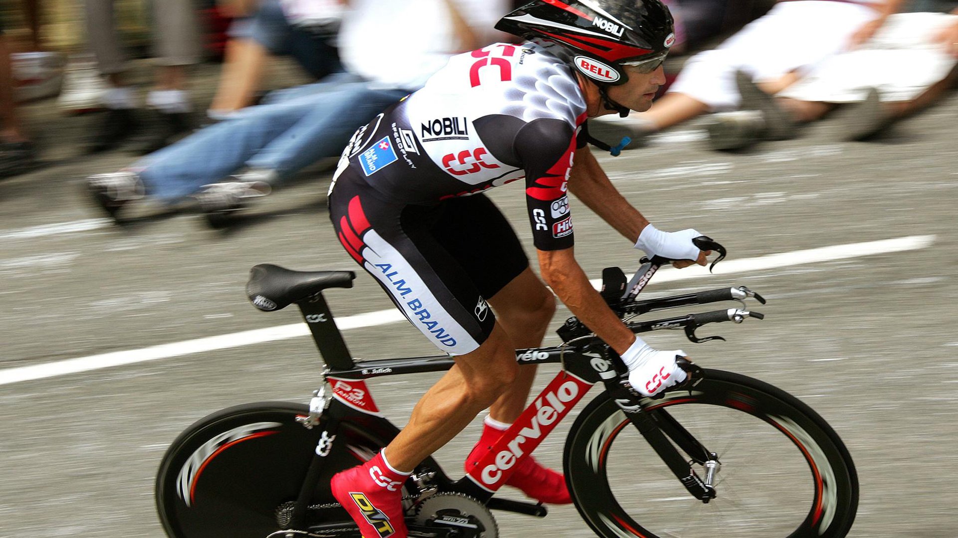 澳式狂飙单节击溃巴黎，伊萨克国家德比封神夜！篮球世界两幕史诗同期上演